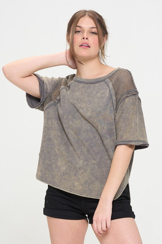 MINERAL WASHED SHORT SLEEVE FISHNET SHOULDER TOP